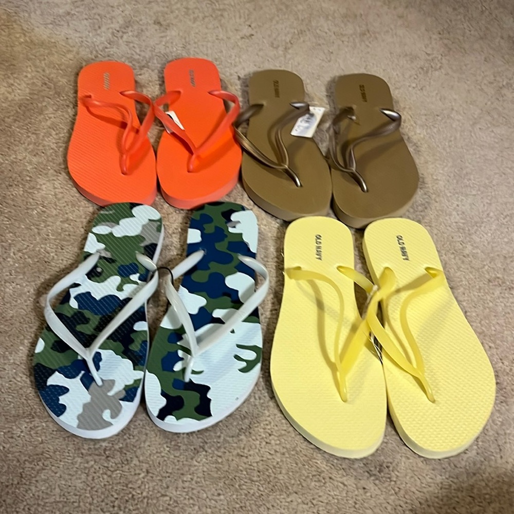 Price drop-Old Navy NWT size 9 flip flops